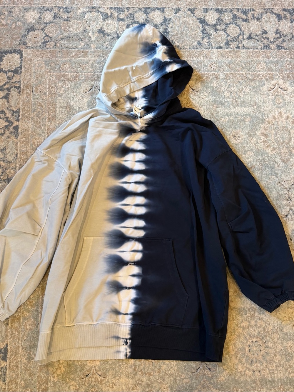 NWOT lululemon xl/xxl hoodie athletica Split Tie-Dye - navy & Beige